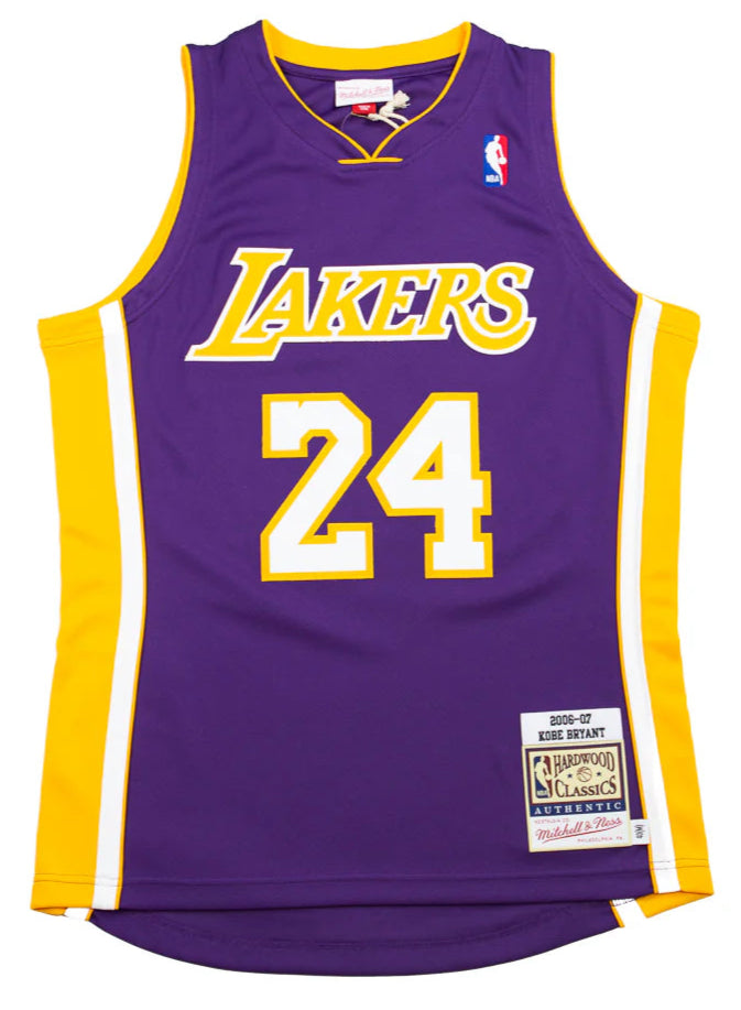 Mitchell & Ness Los Angeles Lakers Kobe Bryant Away Jersey 2006-2007 Purple